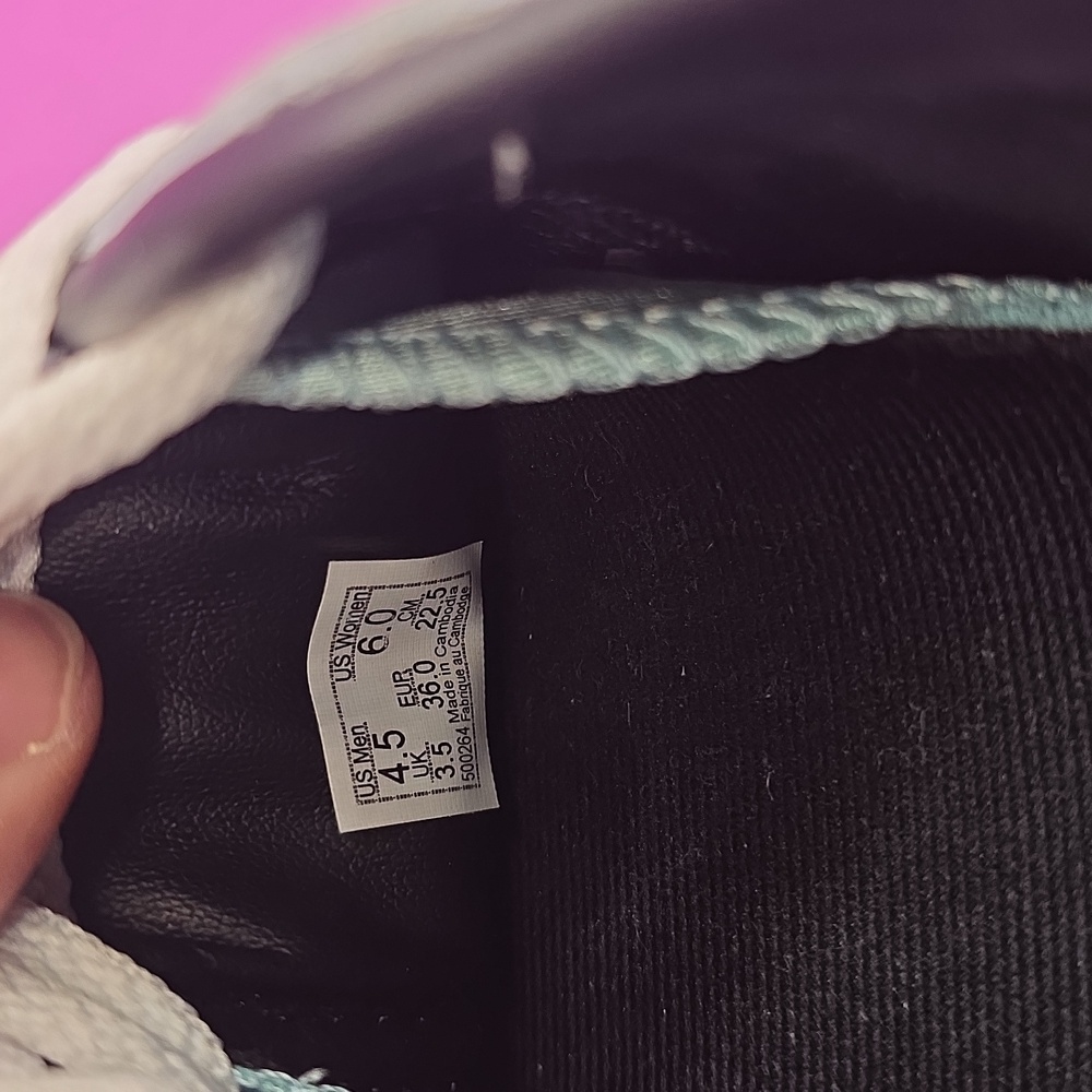 Vans Classic White and Black Low Tops Lowland Women's 6 Or Boys 4.5 - Picture 7 of 9